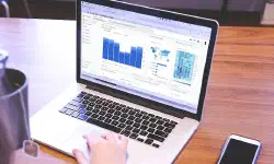 Featured image of post Google Colab で R を使う