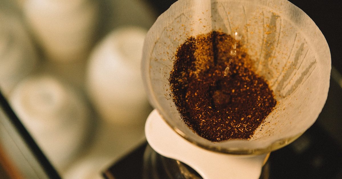 R ：dplyr::filter で NA の判定