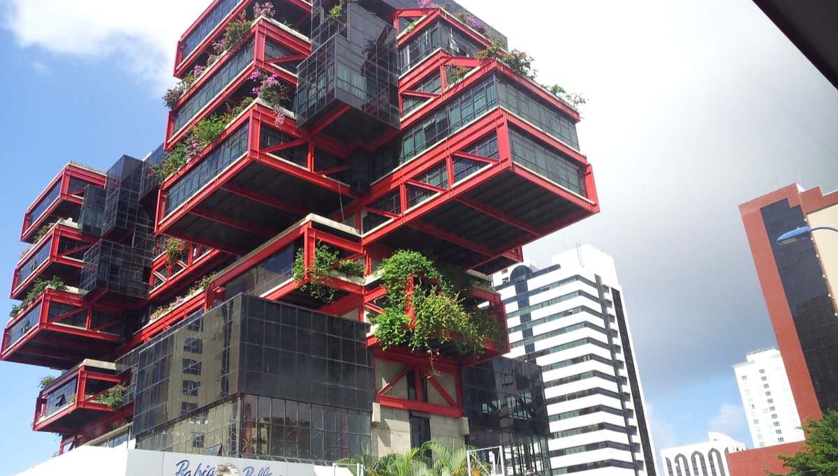 VSCode：Docker 機能拡張でコマンド入力する機会が減った