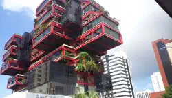 Featured image of post VSCode：Docker 機能拡張でコマンド入力する機会が減った